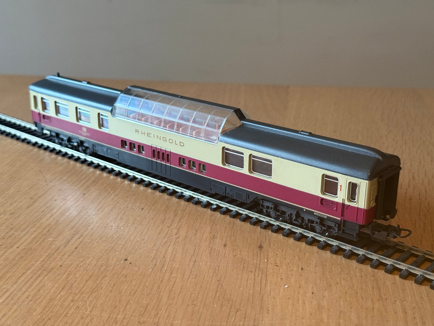 Lima H0 Scale - German DB Axum Rheingold Tee Panoramic Observation Coach