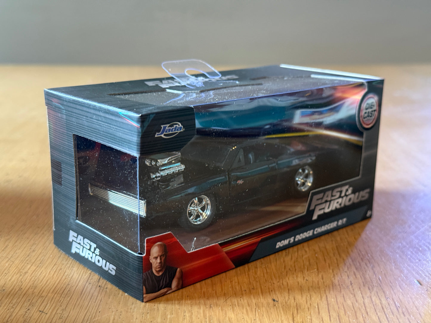 Jada Diecast 1:32 - Fast & Furious - Dom's Dodge Charger R/T. BNIB.