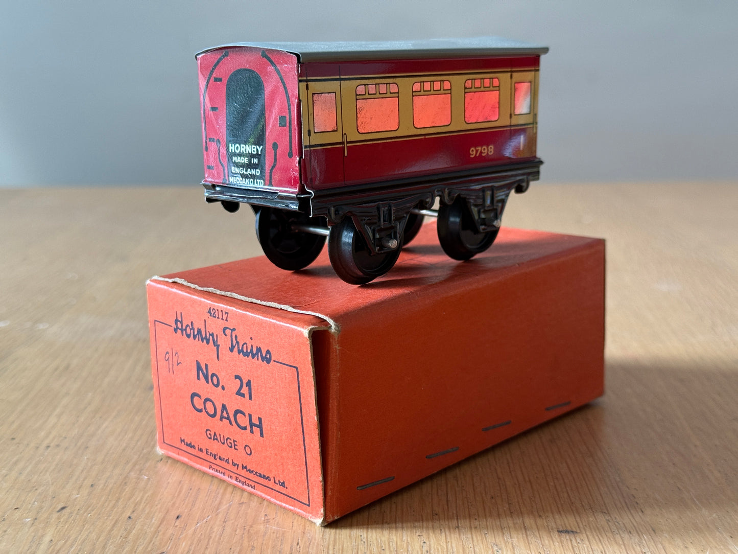 Hornby O Gauge Tinplate Coach - Box has pen marks