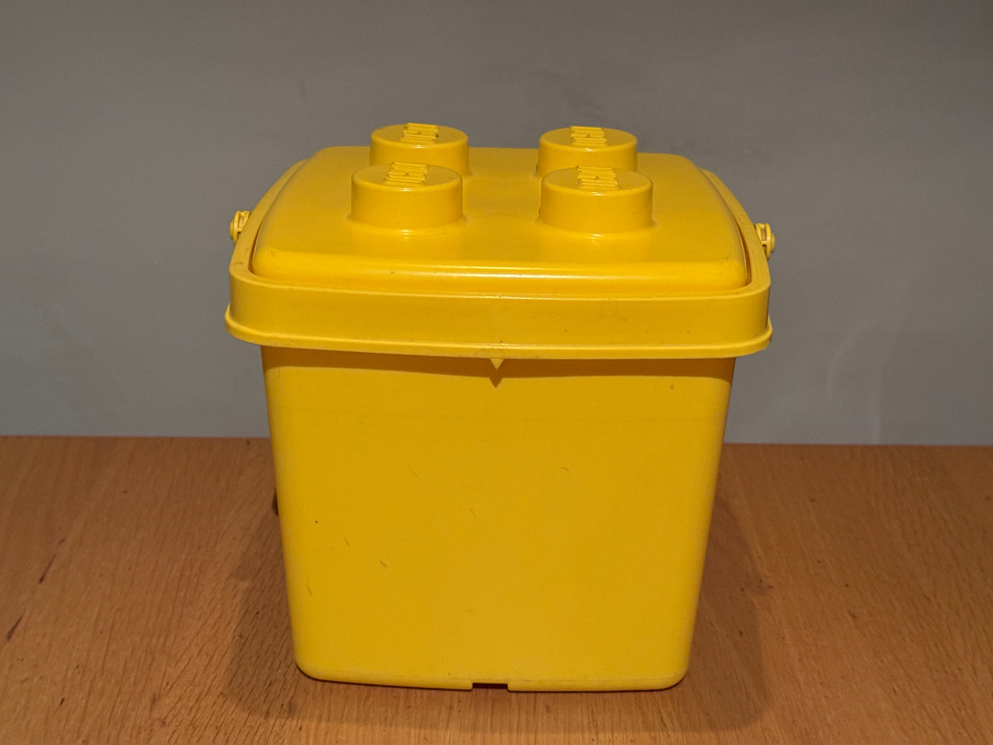 Lego 4 Stud Yellow Storage Box With Carry Handle. Used.