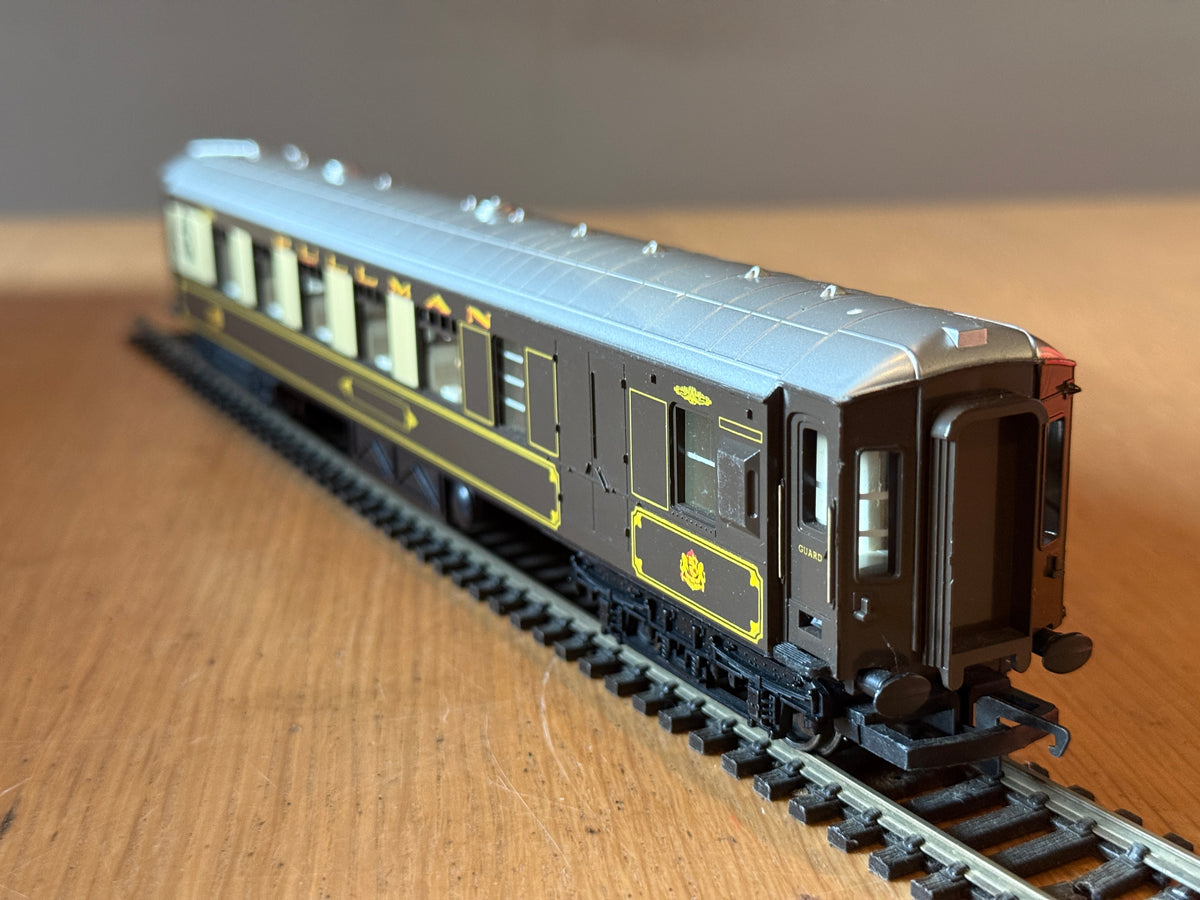 Hornby OO Gauge R223 - British Rail 1st Class Pullman Coach - Car No. 78