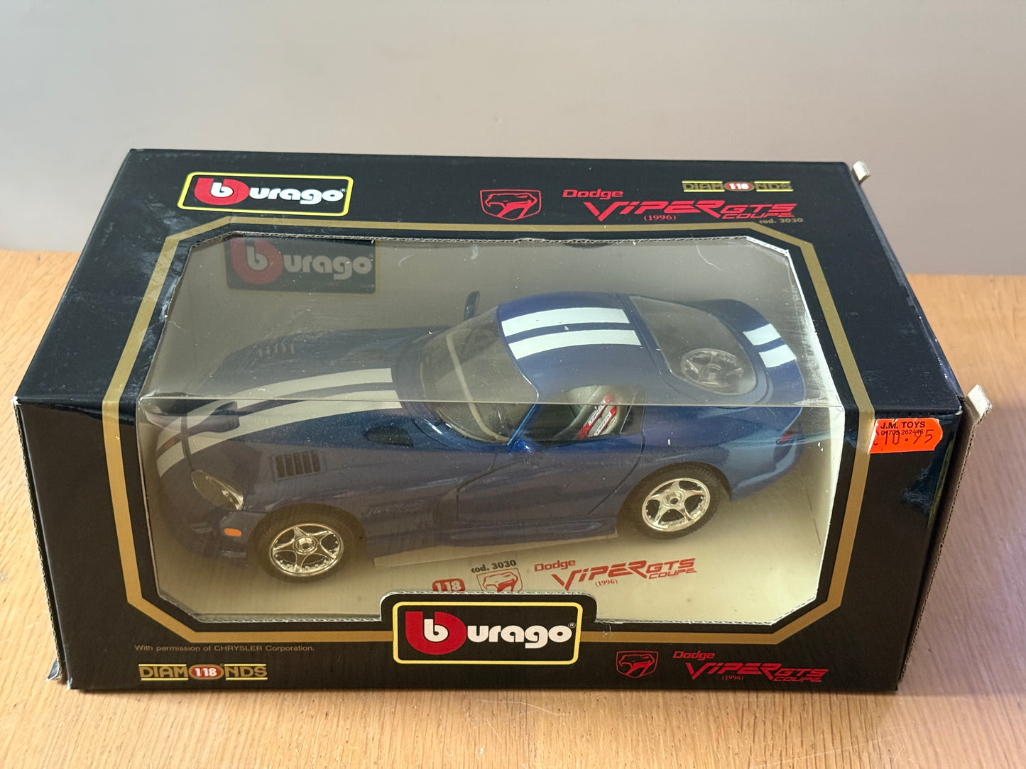 Bburago 1:18 Diecast Model 3030 - Dodge Viper GTS Coupe (1996) - Mint Condition