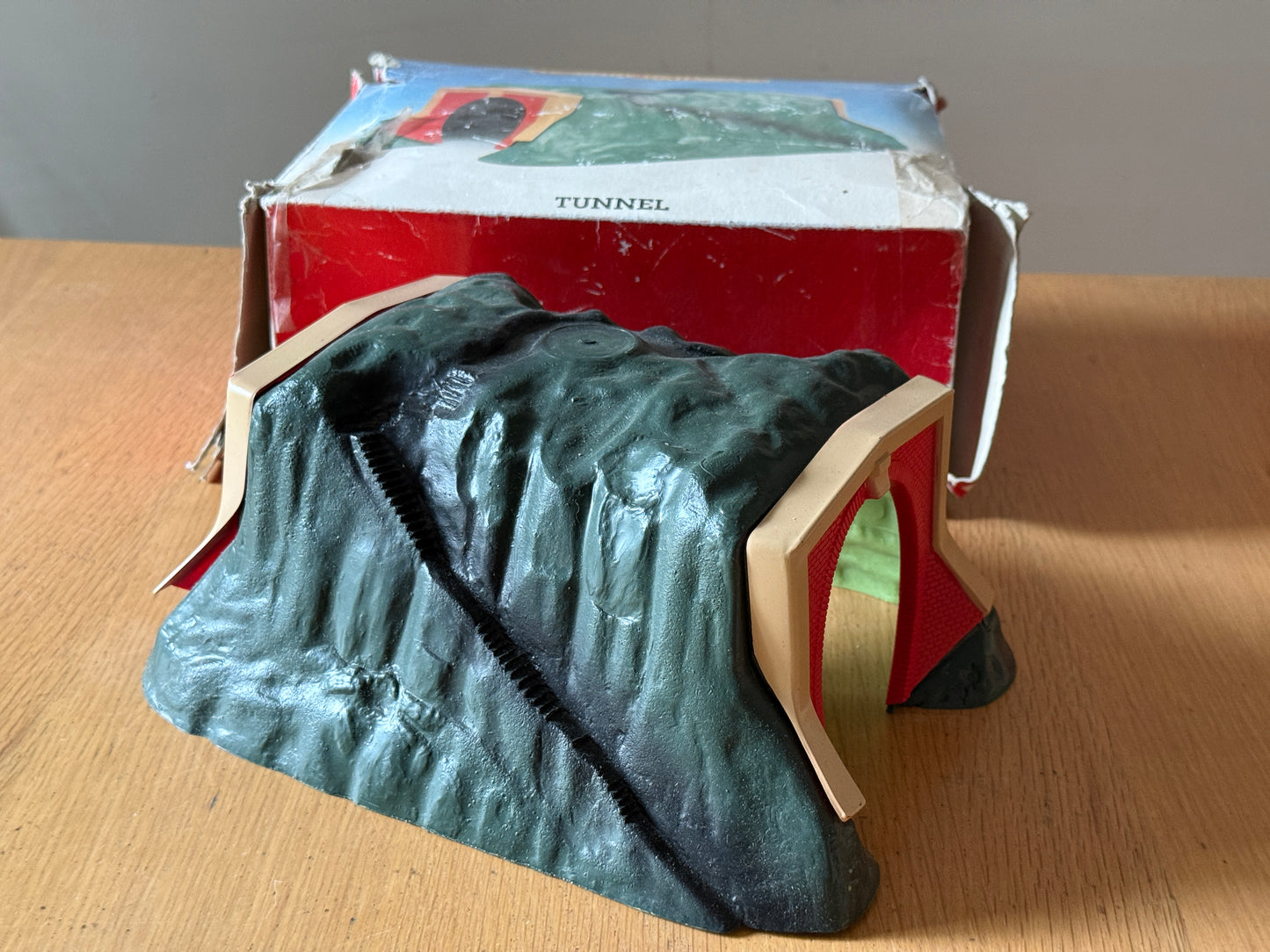 Hornby OO Gauge R576 Tunnel