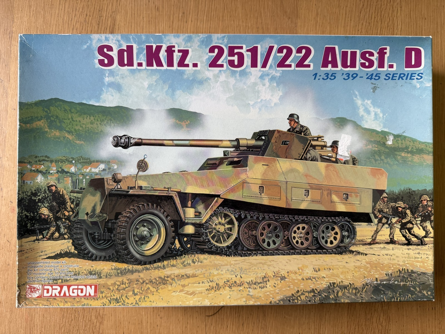 Dragon 1:35 Plastic Model Kit - Sd.Kfz. 251/22 Ausf. D