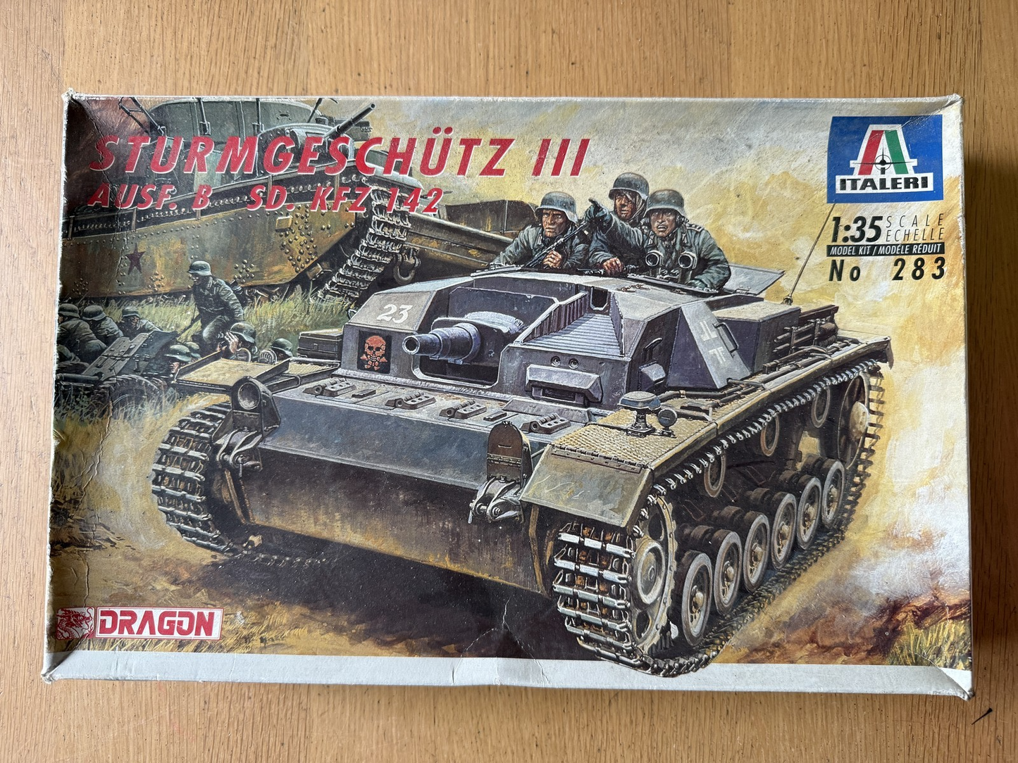 Italeri Dragon 1:35 Plastic Model Kit 283 - Sturmgeschutz III Ausf B SD KFZ 142