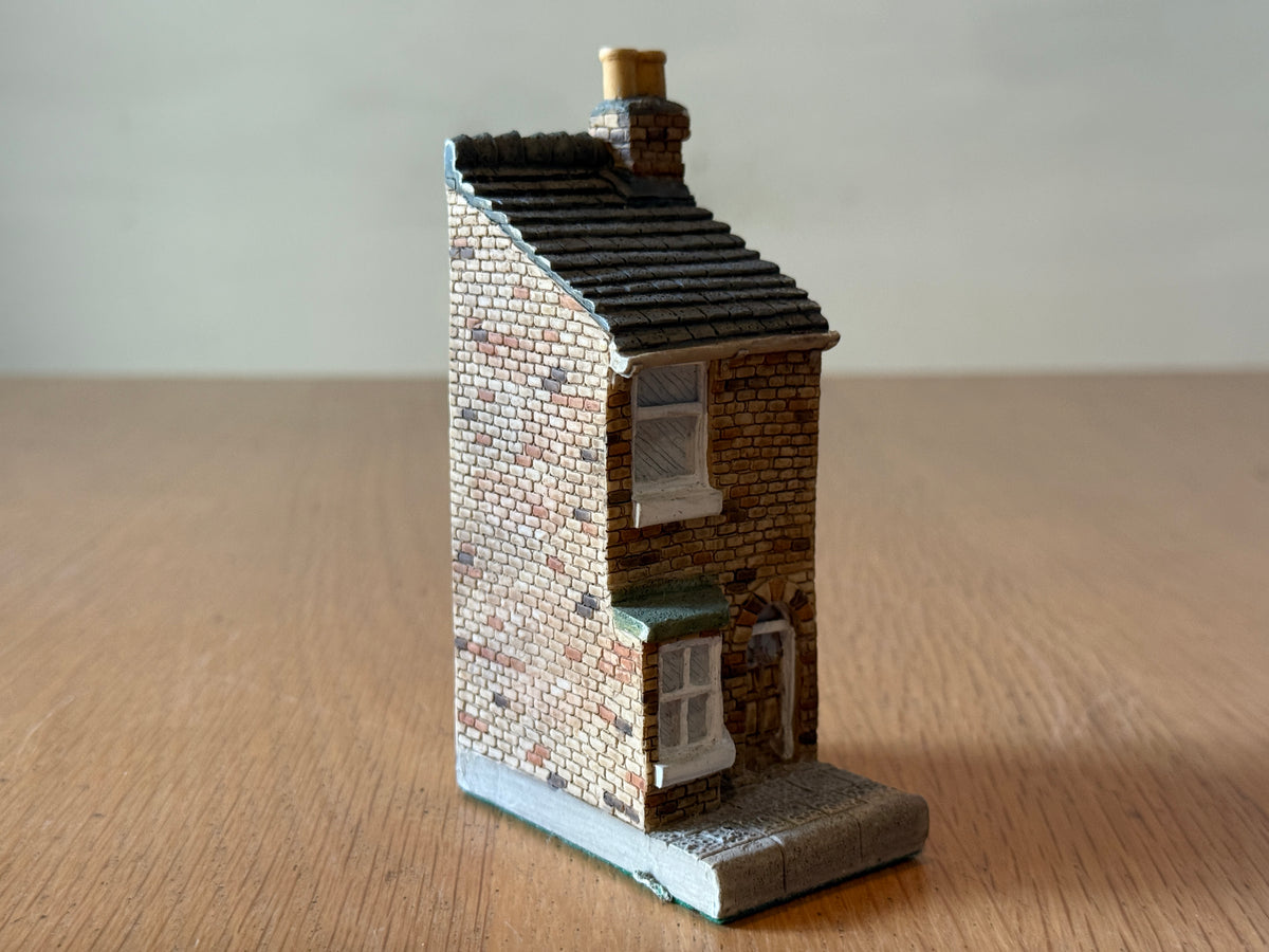 Coronation St. Classic Collectables Houses - No.13 - Ogdon and Webster - 1995