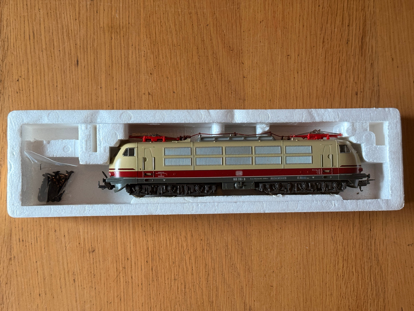 Lima L201800 HO Scale - DB TEE BR103 Electric Locomotive