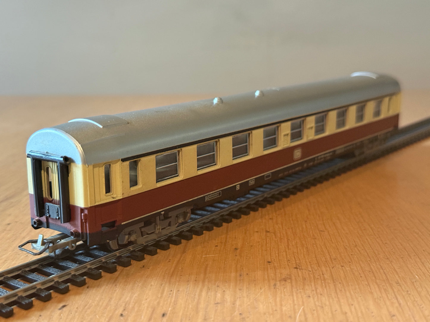 Jouef H0 Scale - DB Continental Passenger Coach.