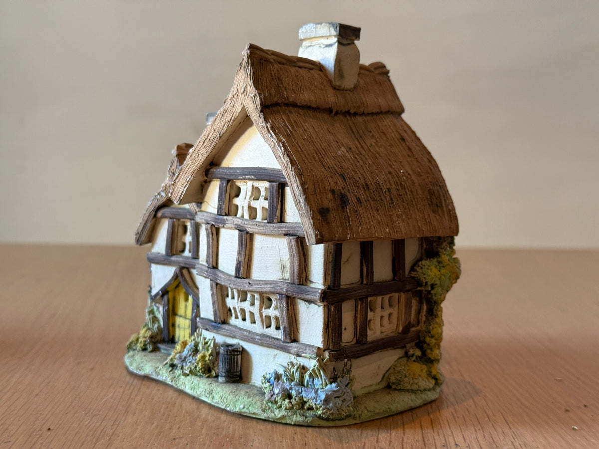Academy/David Winter or similar - Thatched Cottage