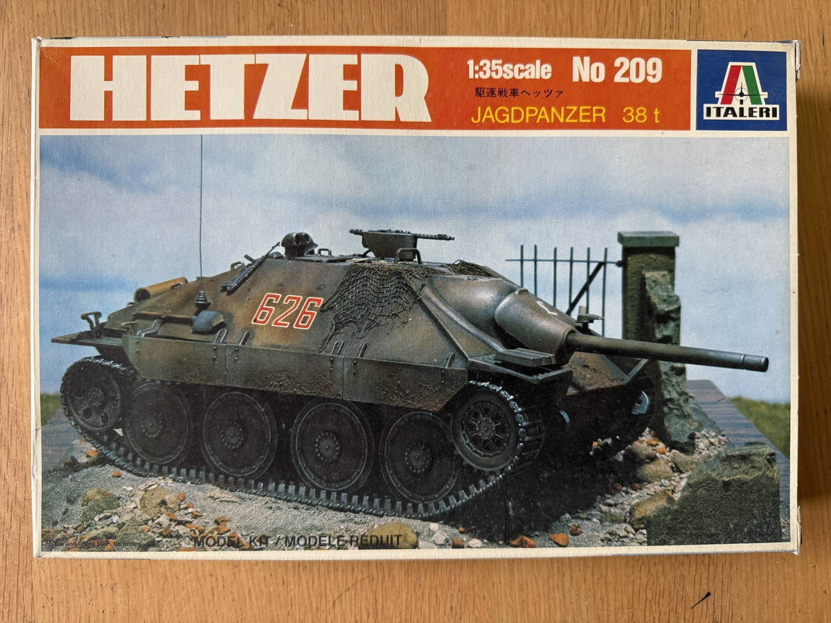 Italeri 1:35 Scale Plastic Model Kit 209 - Hetzer Jagdpanzer 38t