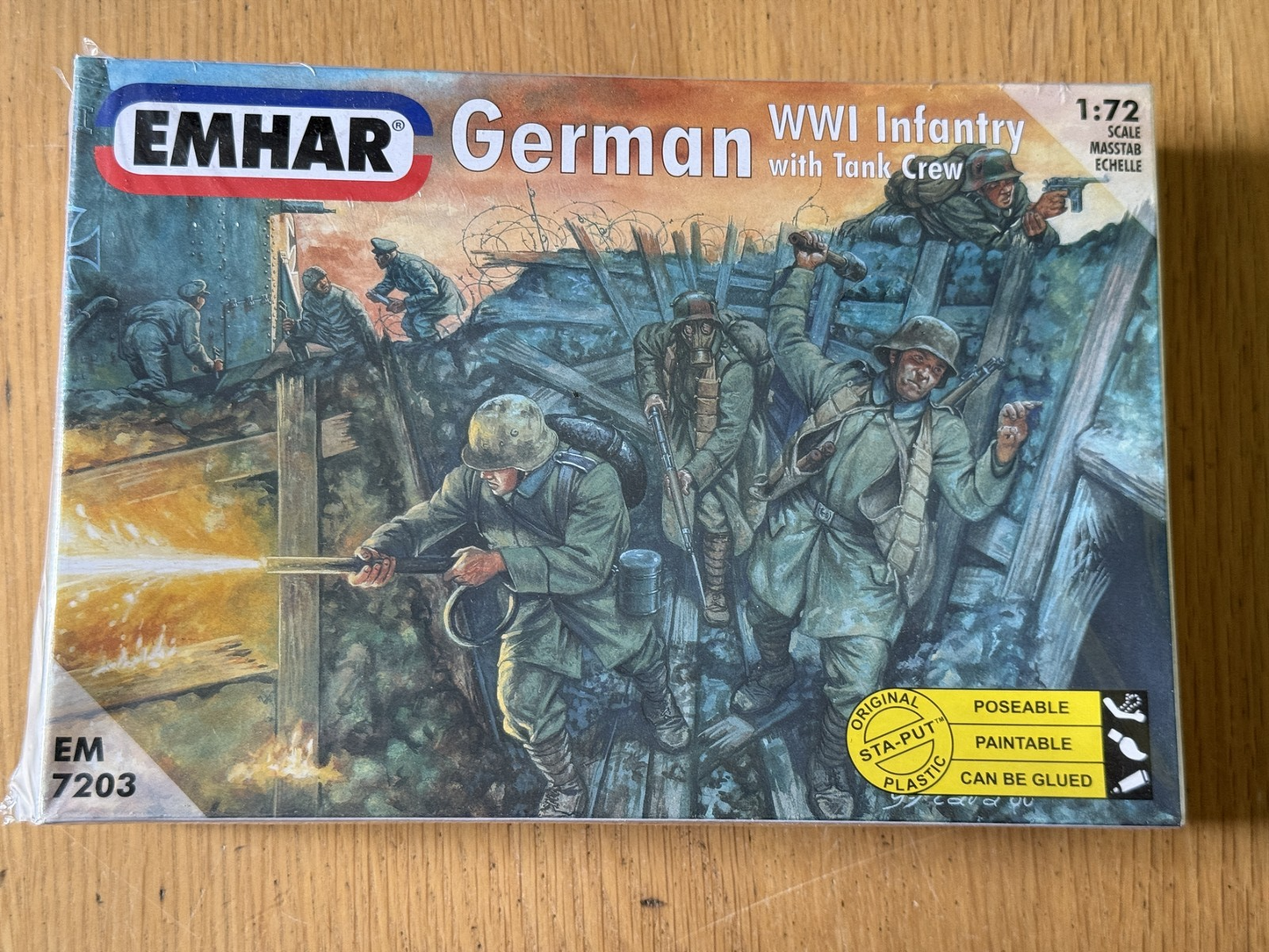 Emhar 1:72 Plastic Model Kit 7203: German WW1 Infantry with Tank Crew