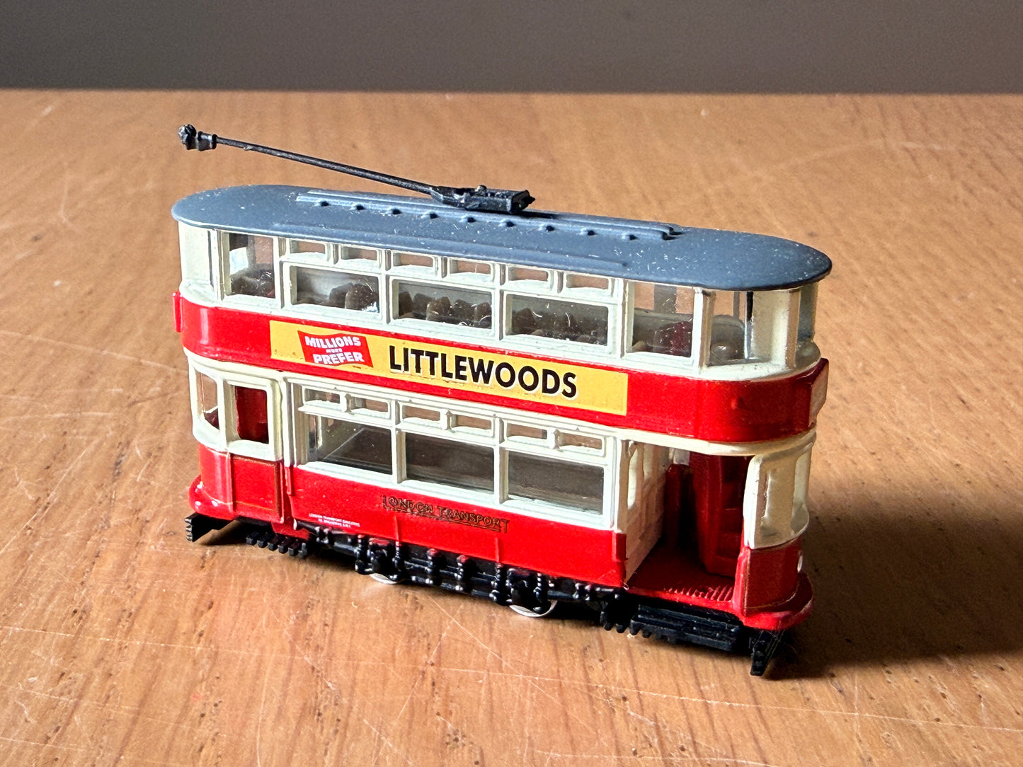 Oxford Diecast NTR008 - N Gauge 1:148 London Tram