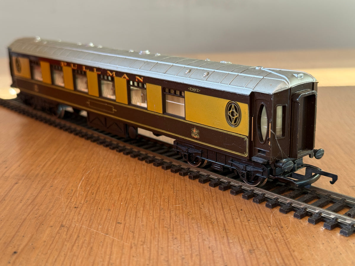 Hornby OO Gauge R223 - British Rail 1st Class Pullman Coach - Car No. 78