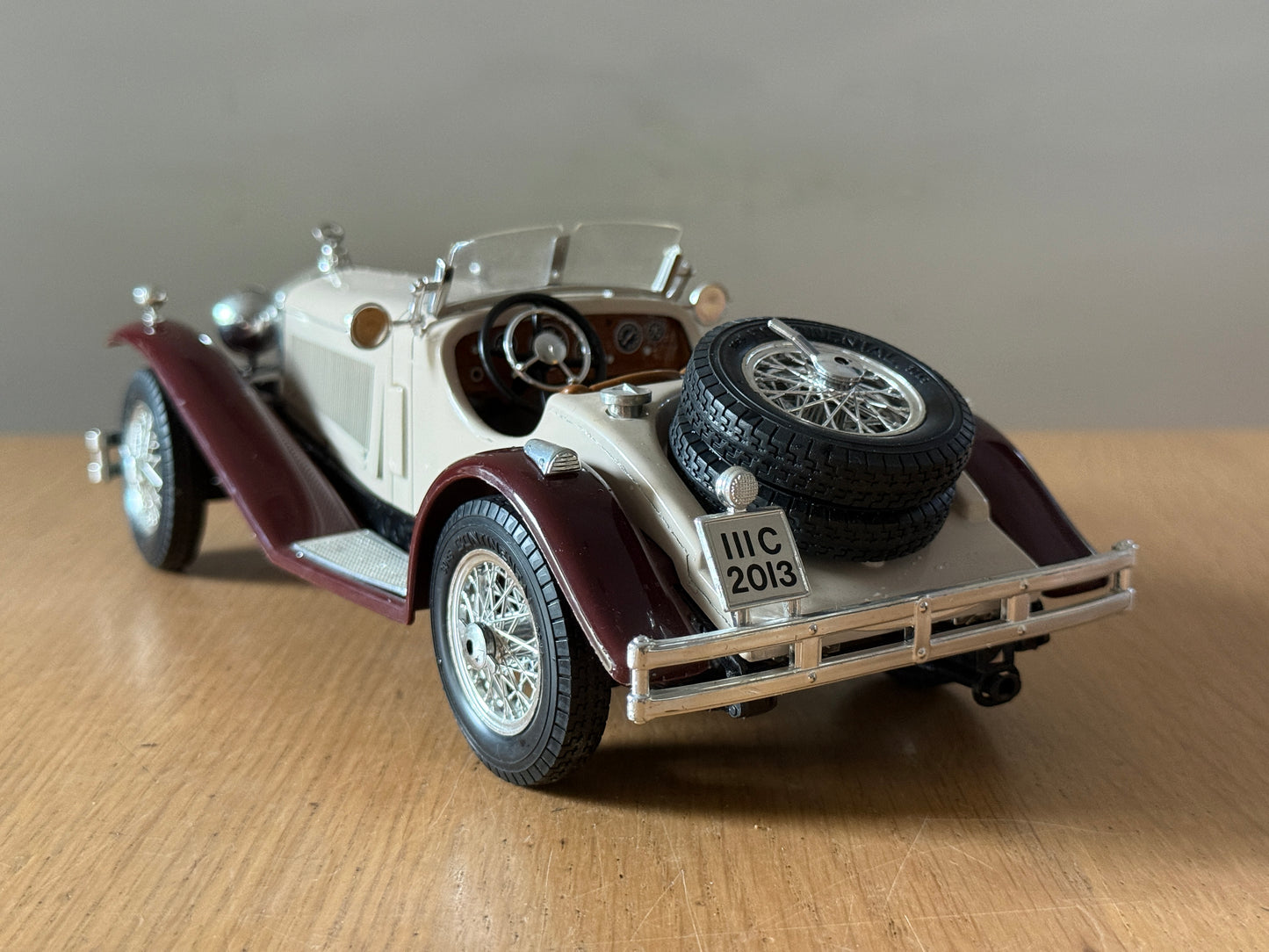 Bburago 1:18 Diecast Model 3009 - Mercedes Benz SSK - No box. Missing parts.