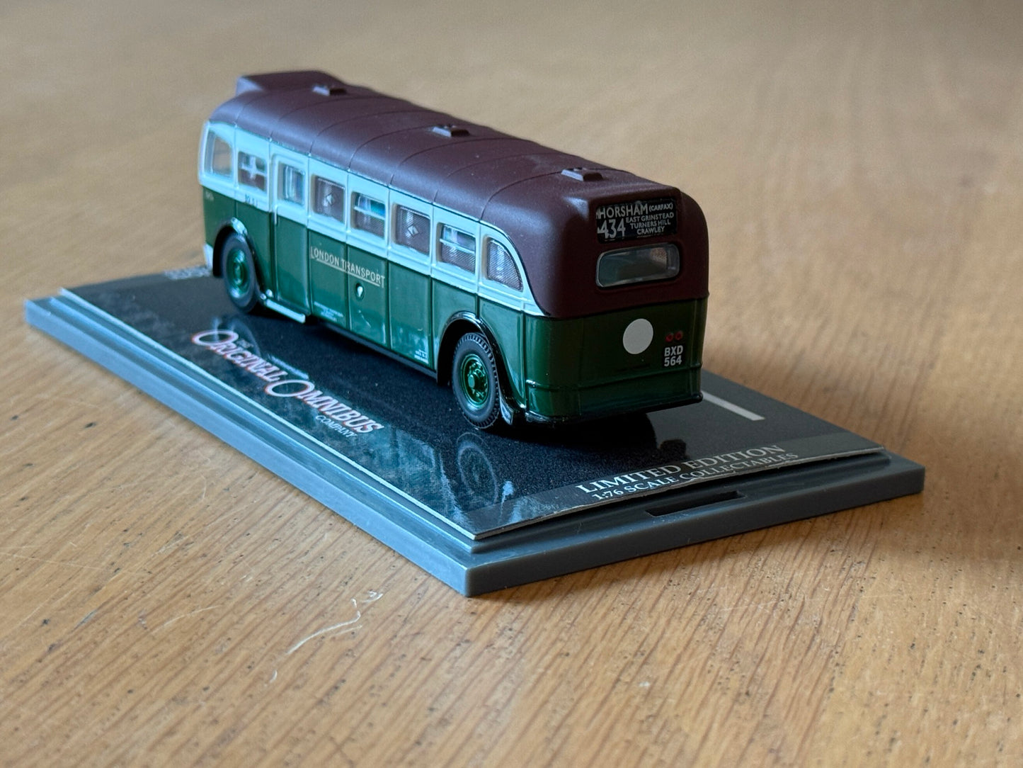 Original Omnibus OM41002 AEC Q Bus - London Transport - Wartime Green