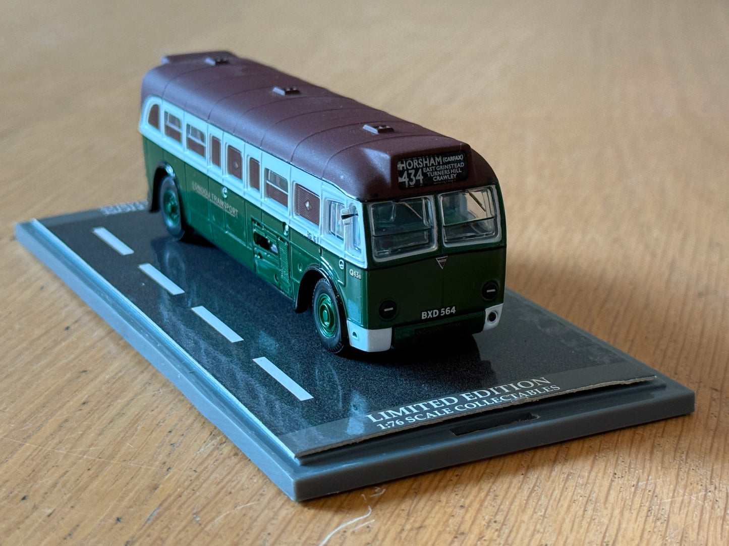 Original Omnibus OM41002 AEC Q Bus - London Transport - Wartime Green