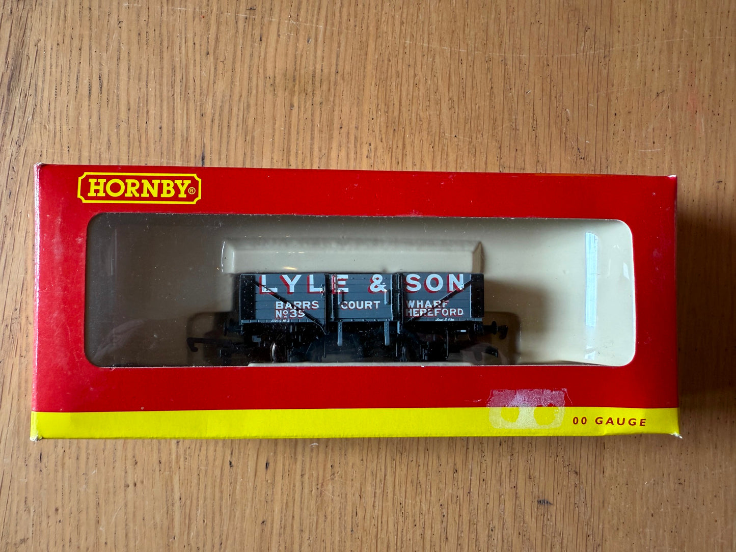 Hornby OO Gauge R6162 5 Plank Wagon - Lyle & Son No.35 BNIB
