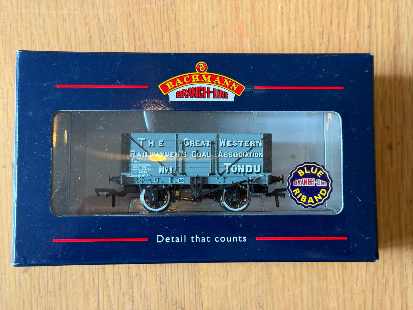 Bachmann 37-101A 7-plank wagon "The Great Railwaymans Coal Association". BNIB