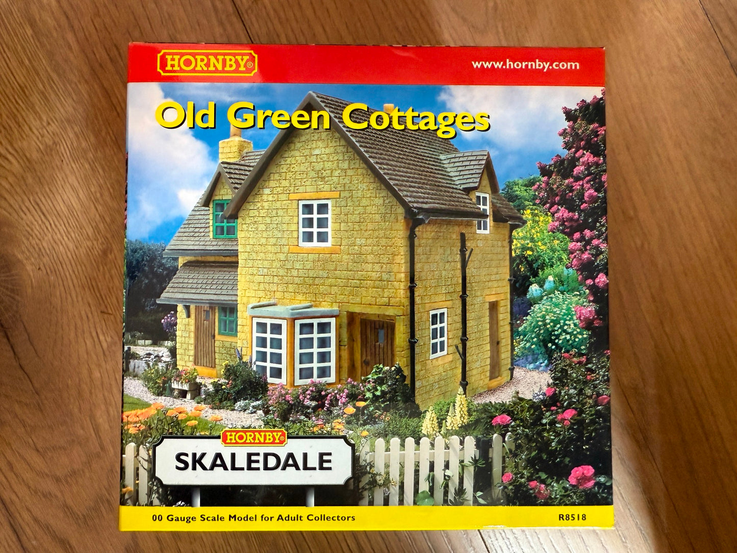 Hornby Skaledale OO Gauge Building - Old Green Cottages BNIB