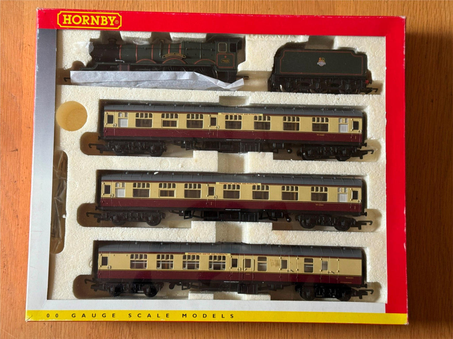Hornby OO Gauge R2133M Sudeley Castle Train Pack. BNIB