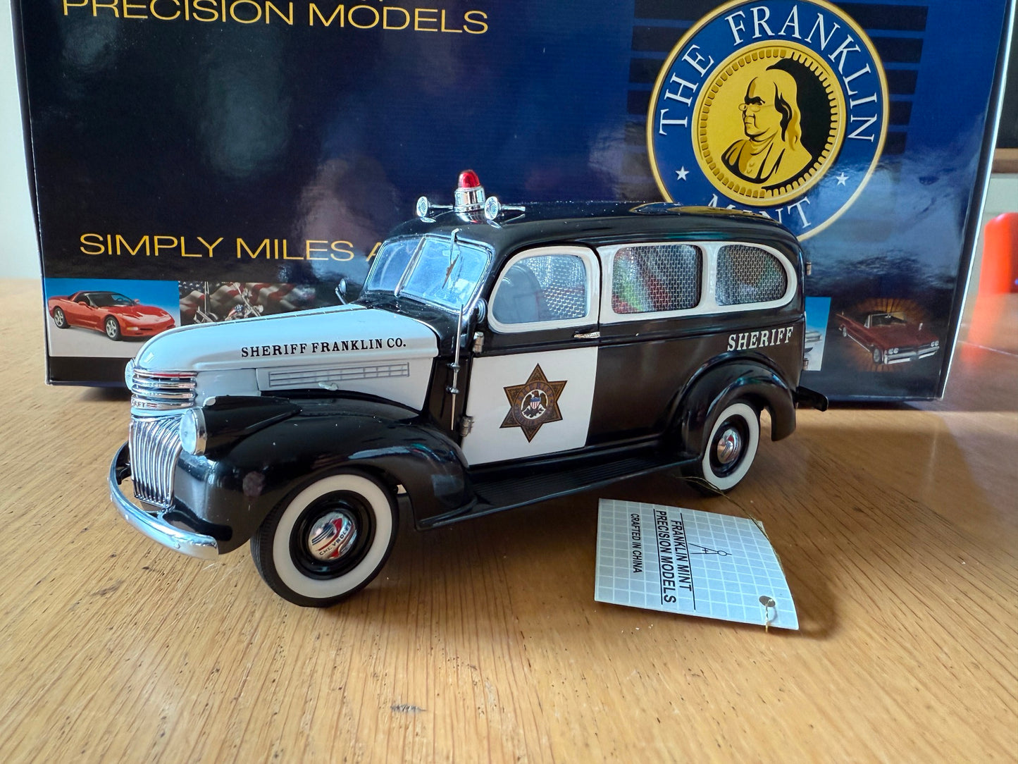 Franklin Mint: 1946 Chevrolet Chevy Suburban - Police Sheriff MIB