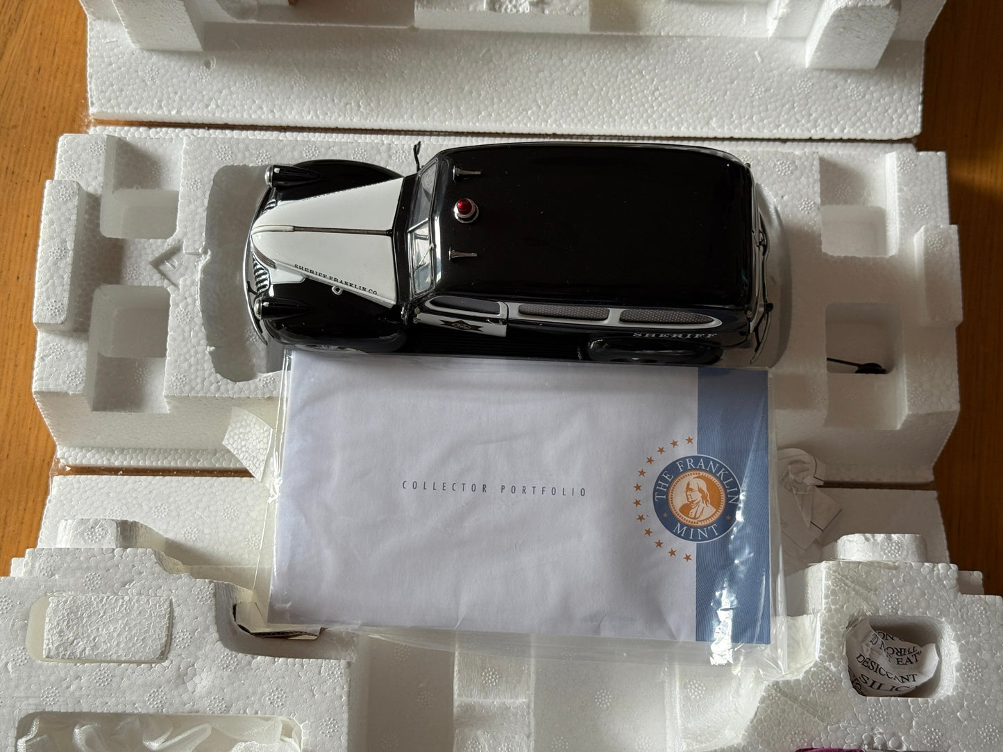 Franklin Mint: 1946 Chevrolet Chevy Suburban - Police Sheriff MIB