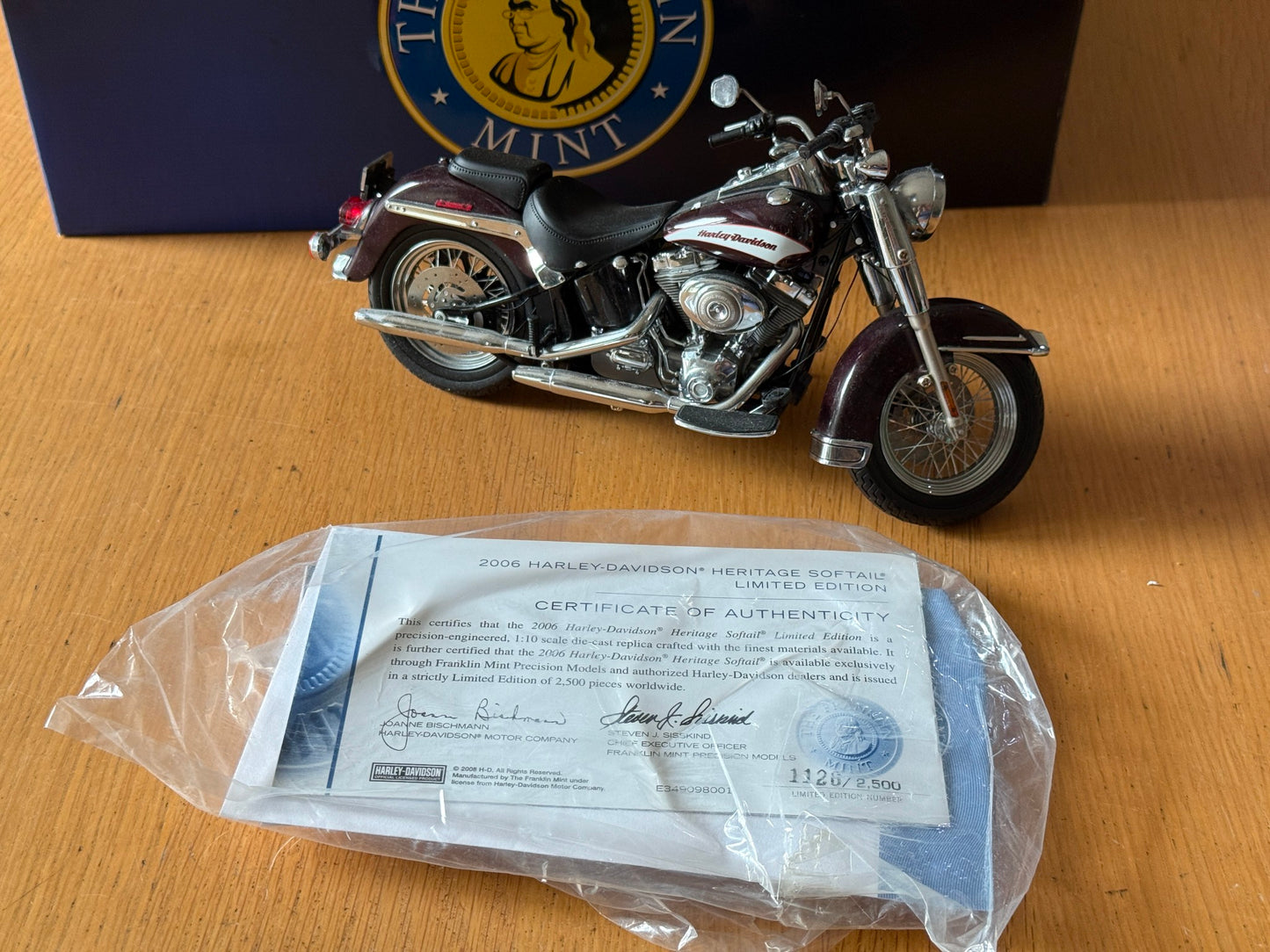 Franklin Mint: 2006 Harley Davidson Softail Deluxe Ltd Edition. Very Rare. MIB