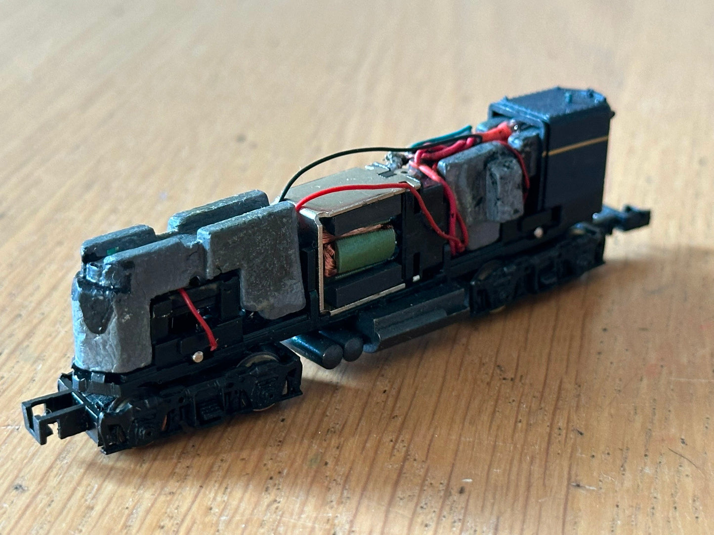Life Like N Gauge Motor and chassis - works but may be missing parts