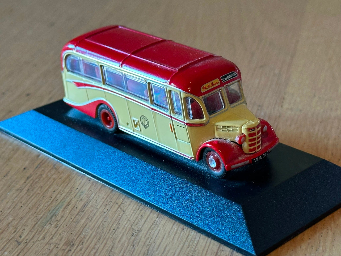 Atlas Great British Buses 1:76 Wallace Arnold Bedford OB. No Box.
