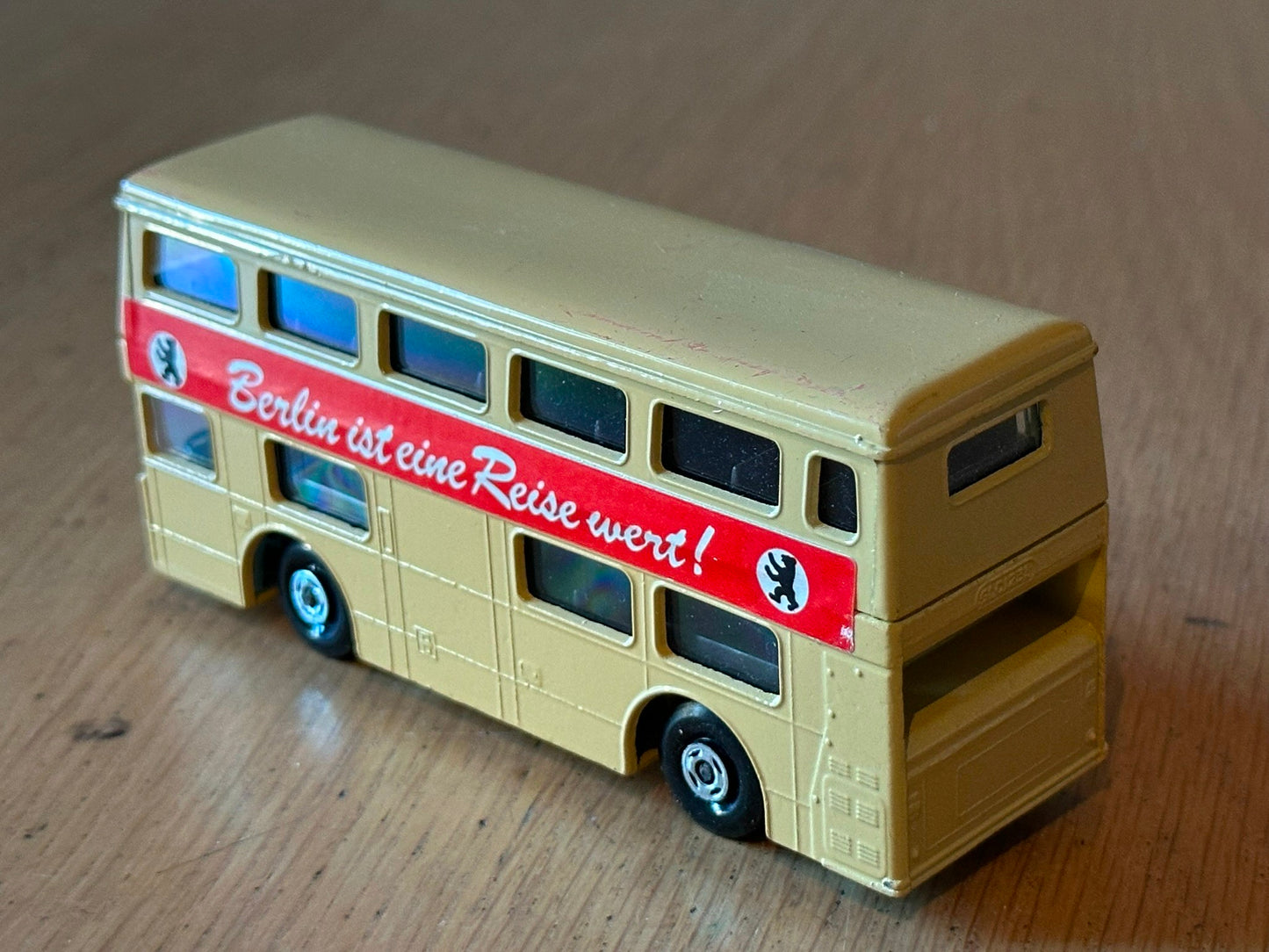 Matchbox Super Kings K-15 Berlin Bus