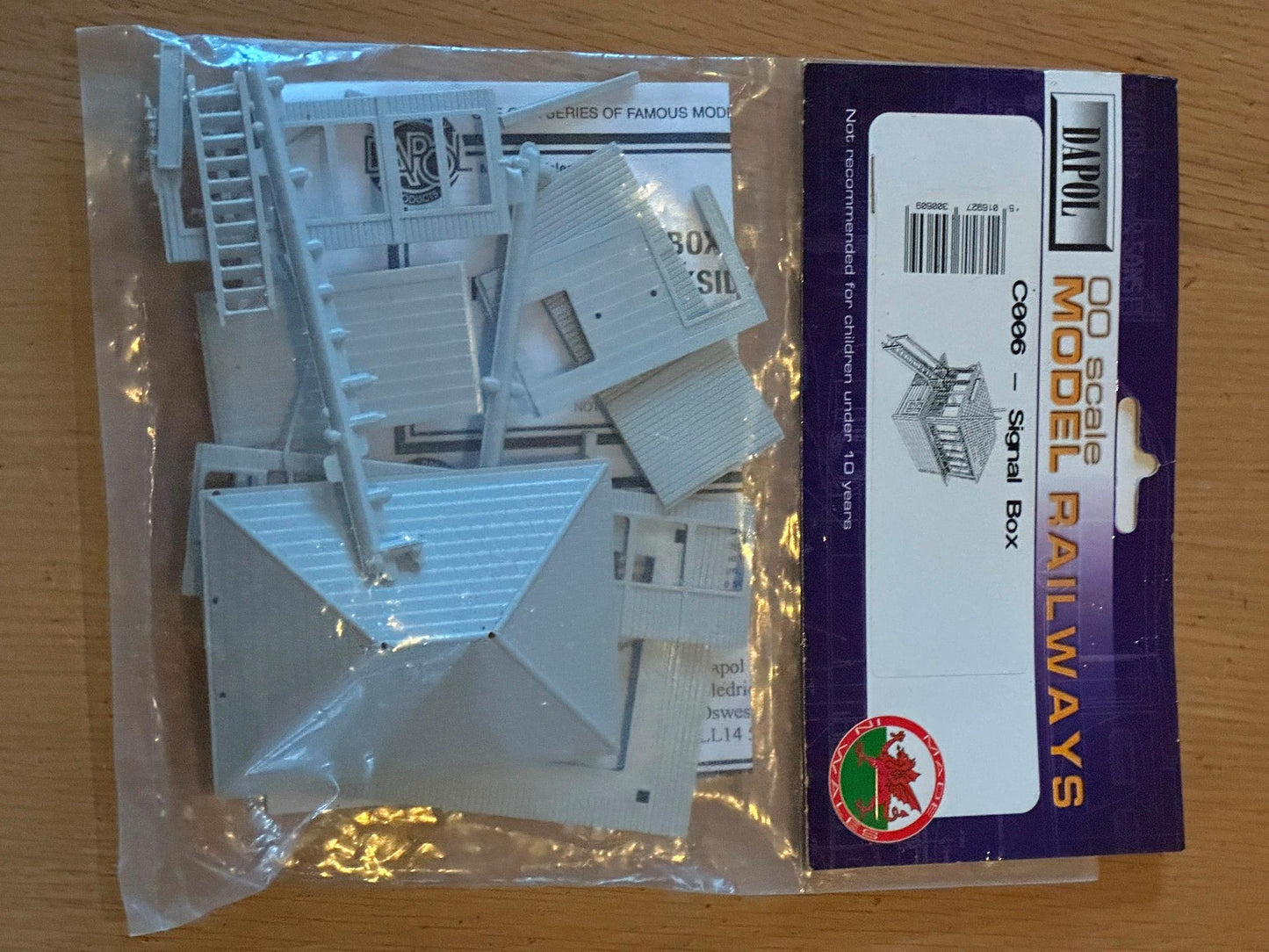 Dapol OO Gauge Signal Box Kit