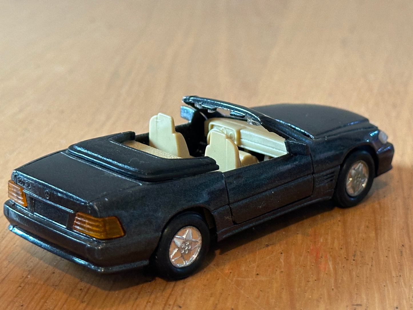 Welly Diecast Pull Back Super Racer - Mercedes 500SL
