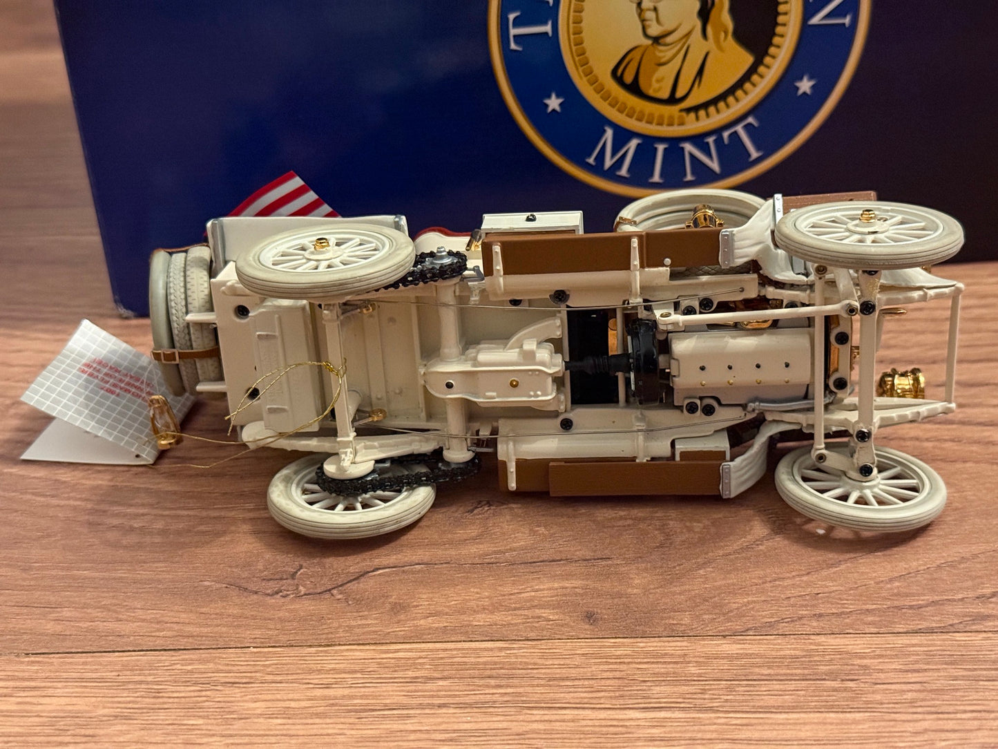 Franklin Mint: 1:24 1907 Thomas Flyer: Winner Of The Great Race. Damaged exhaust