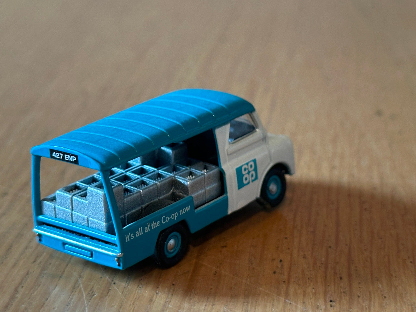 Oxford Diecast OO Gauge Co-op Bedford CA Milk Float