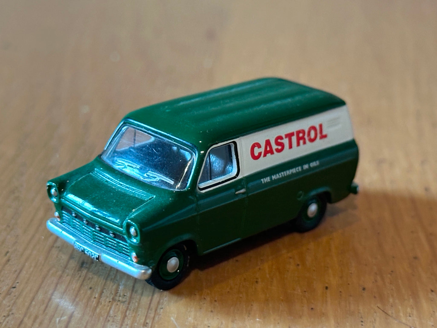 Oxford Diecast OO Gauge Ford Transit MK1 Castrol