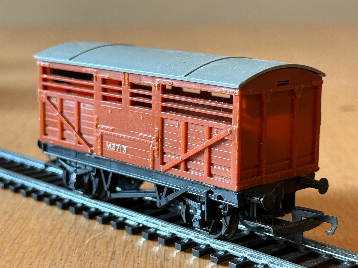 Hornby OO Gauge Wagon - Triang R122 Cattle Wagon