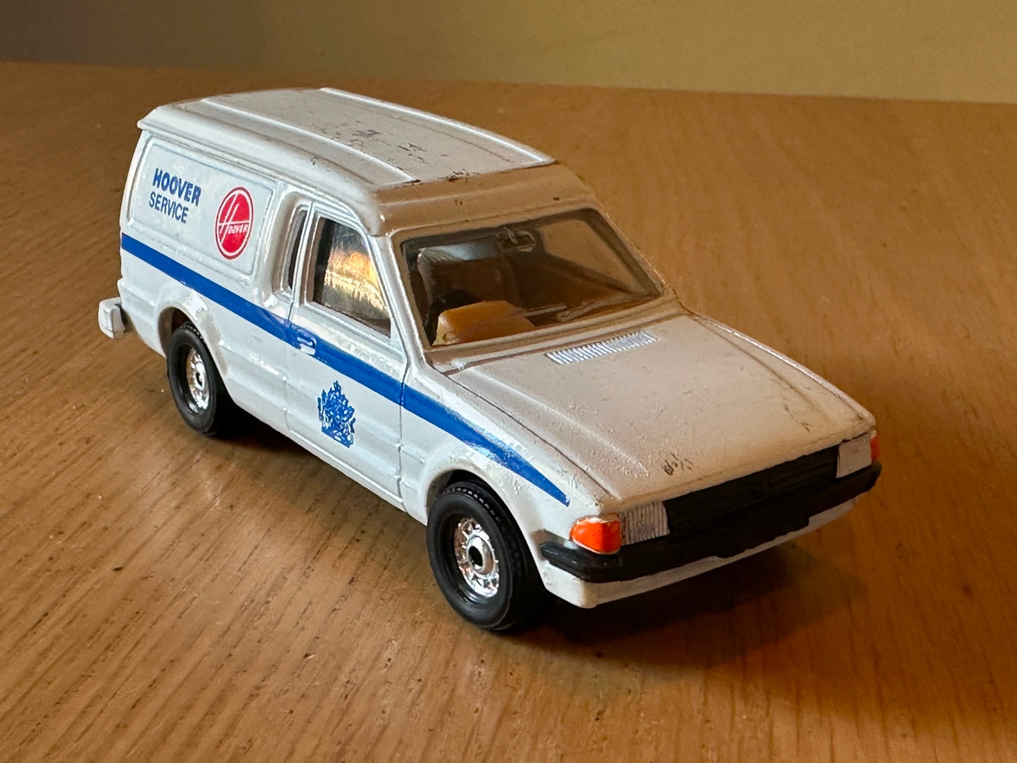 Corgi C496/15 Ford Escort 55 Van Hoover Service
