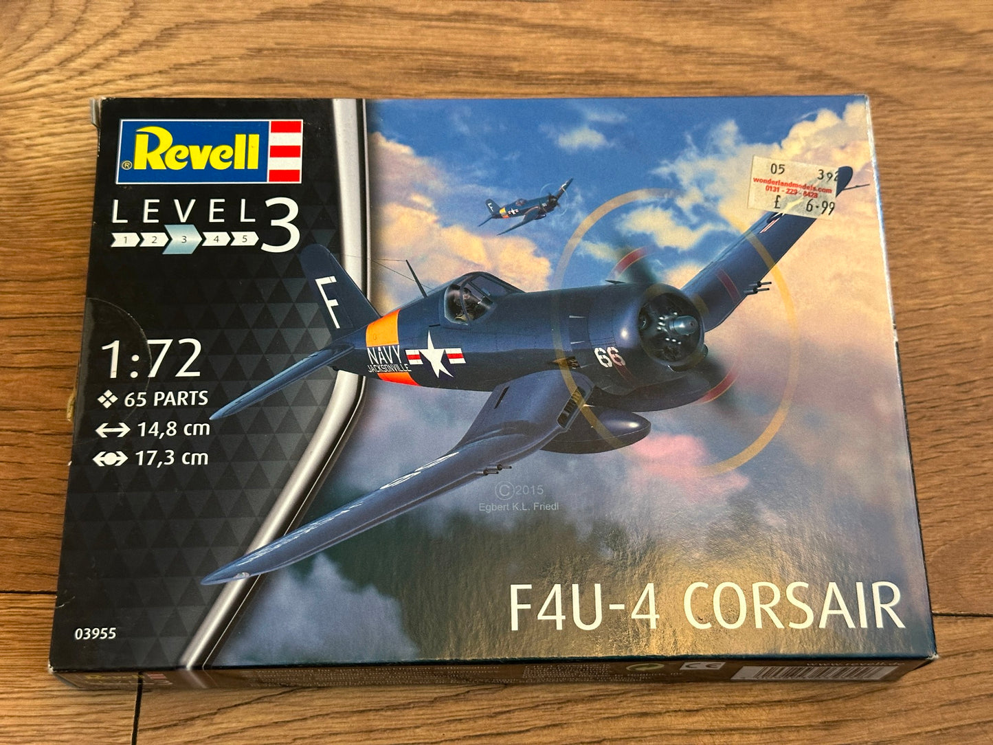 Revell Model Kit 03955 - 1:72 F4U-4 Corsair Aircraft