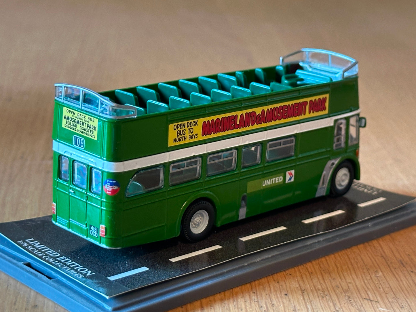Corgi Original Omnibus OM41906 - 1:76 Leyland PD/3 Queen Mary Open Top 'United'