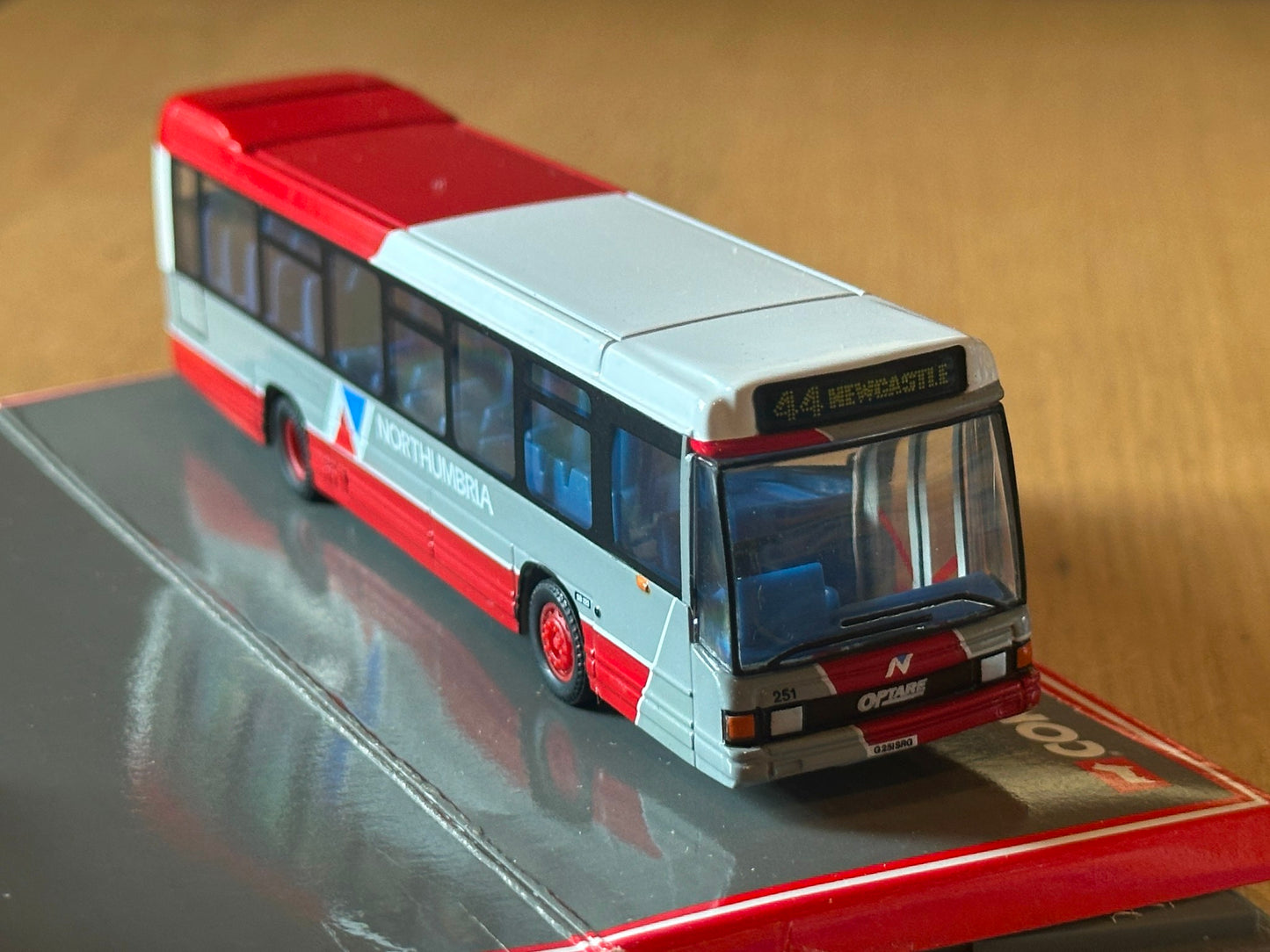Corgi Original Omnibus 42902 - 1:76 Optare Delta Bus '44 Newcastle Northumbria'