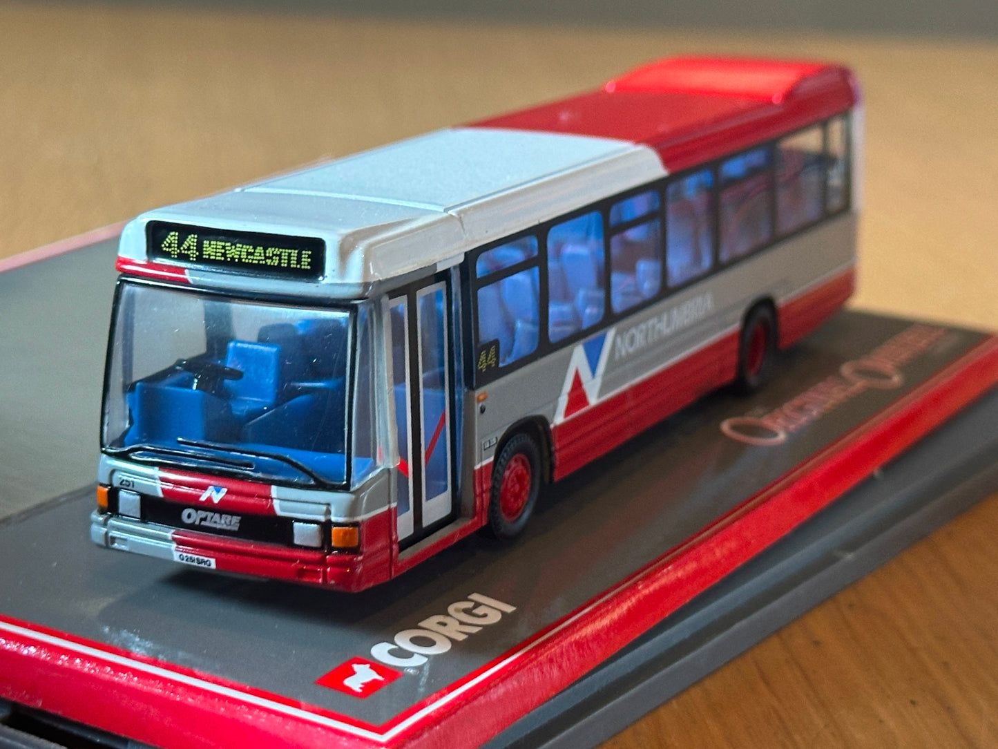 Corgi Original Omnibus 42902 - 1:76 Optare Delta Bus '44 Newcastle Northumbria'