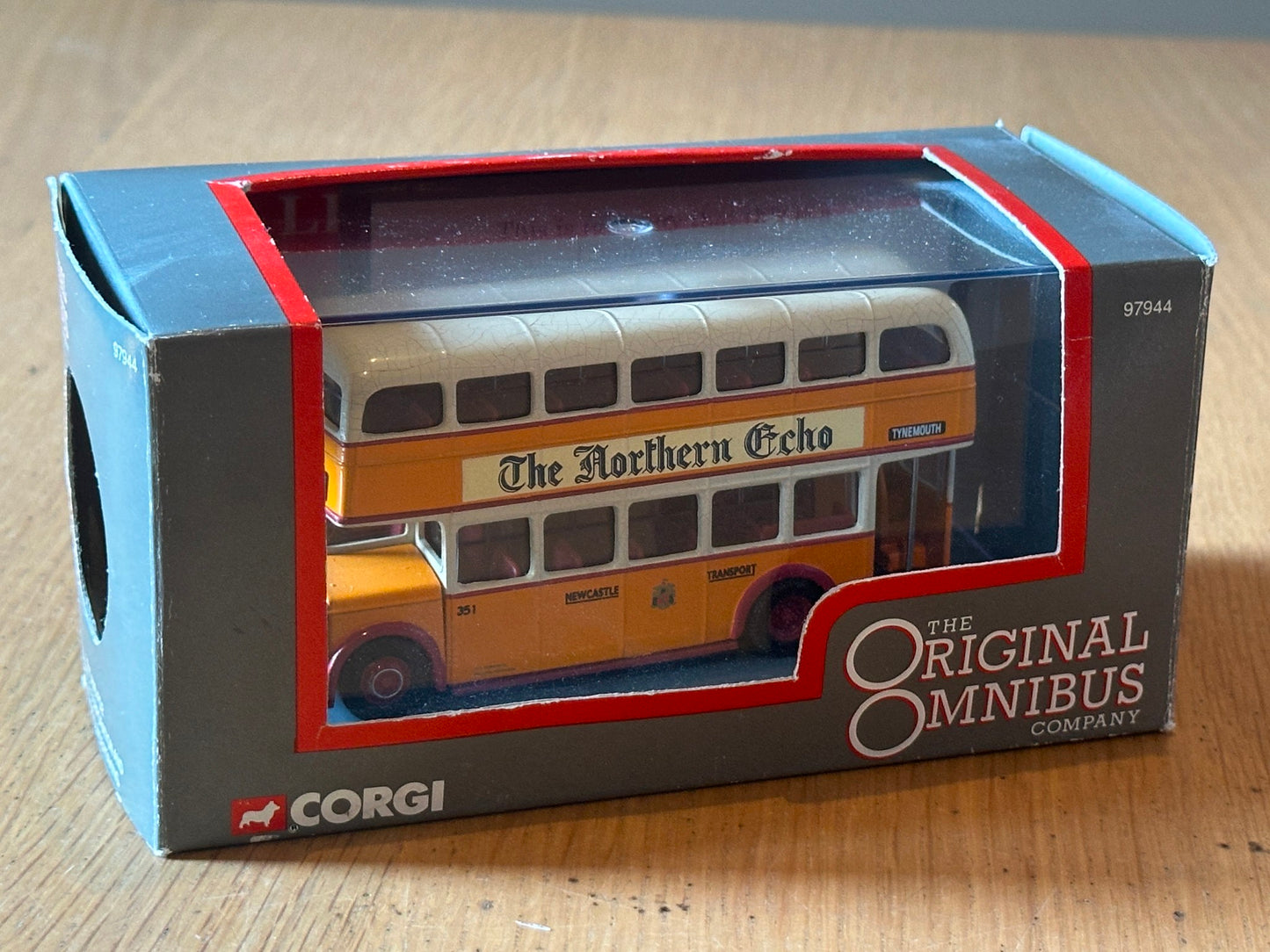 Corgi Original Omnibus 97944 - 1:76 MCW Orion Leyland PD2 Newcastle Corporation