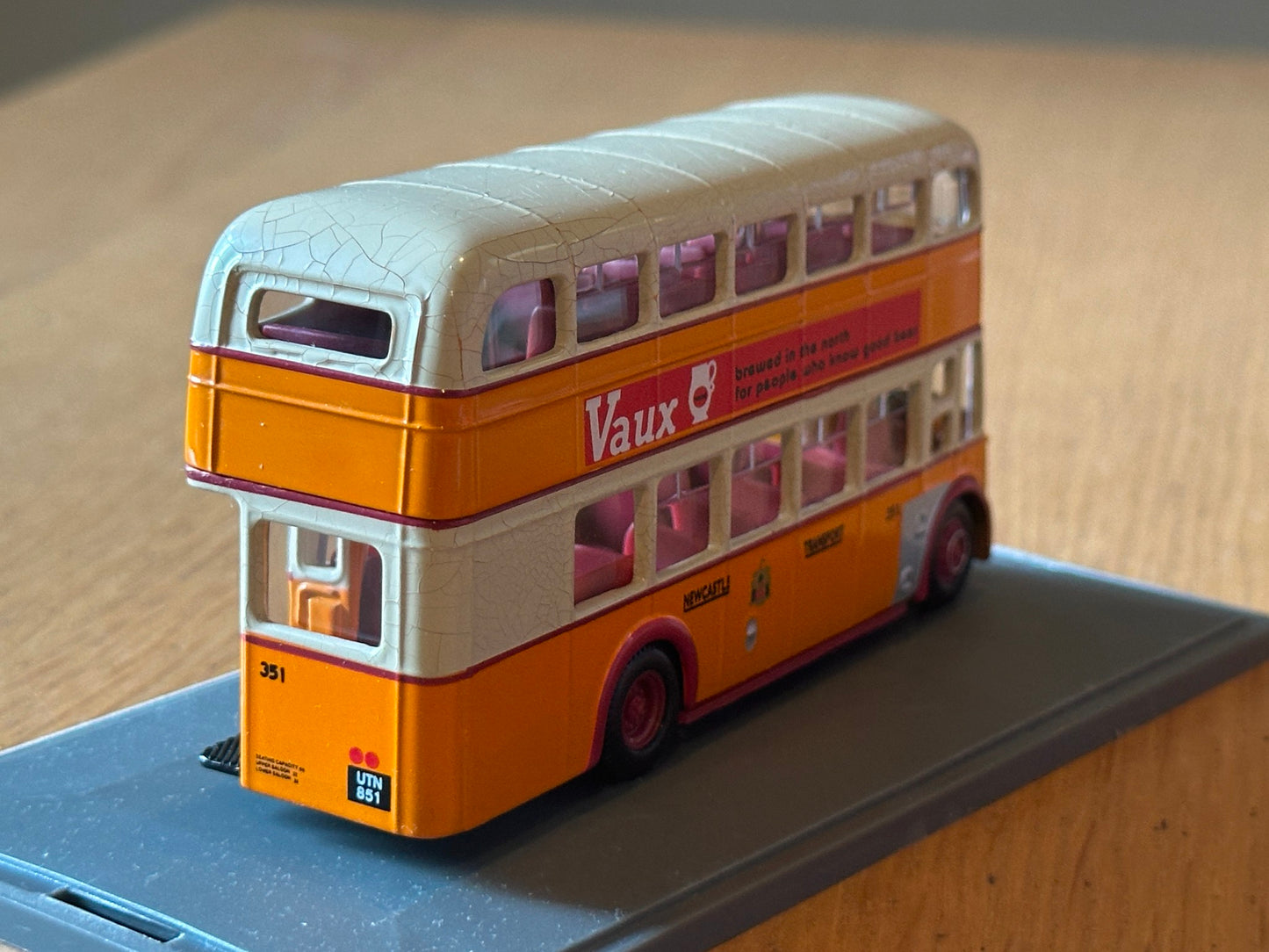 Corgi Original Omnibus 97944 - 1:76 MCW Orion Leyland PD2 Newcastle Corporation