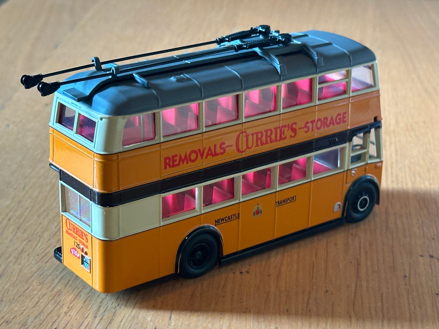 Corgi Classics 97870 1:76 Karrier W4 Trolleybus Newcastle-Upon-Tyne Corporation