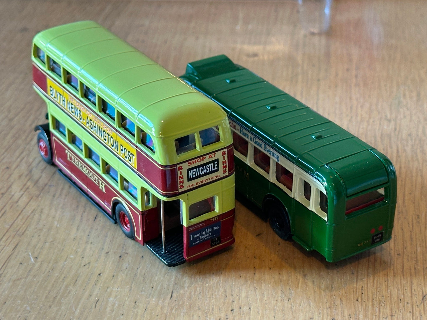 Corgi Original Omnibus 97097 - 1:76 Bridges & Spires Twin Pack (Figures missing)