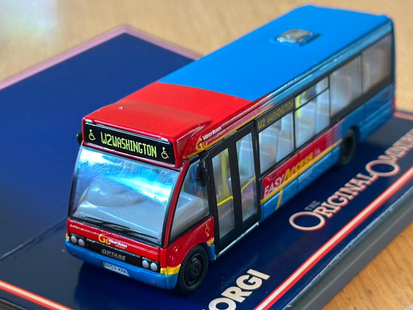 Original Omnibus 1:76 44102 Go Wear Easy Access Optare Solo Bus