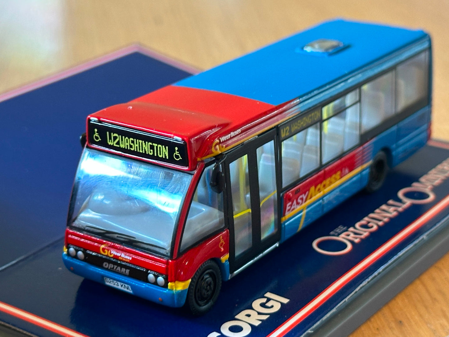 Original Omnibus 1:76 44102 Go Wear Easy Access Optare Solo Bus