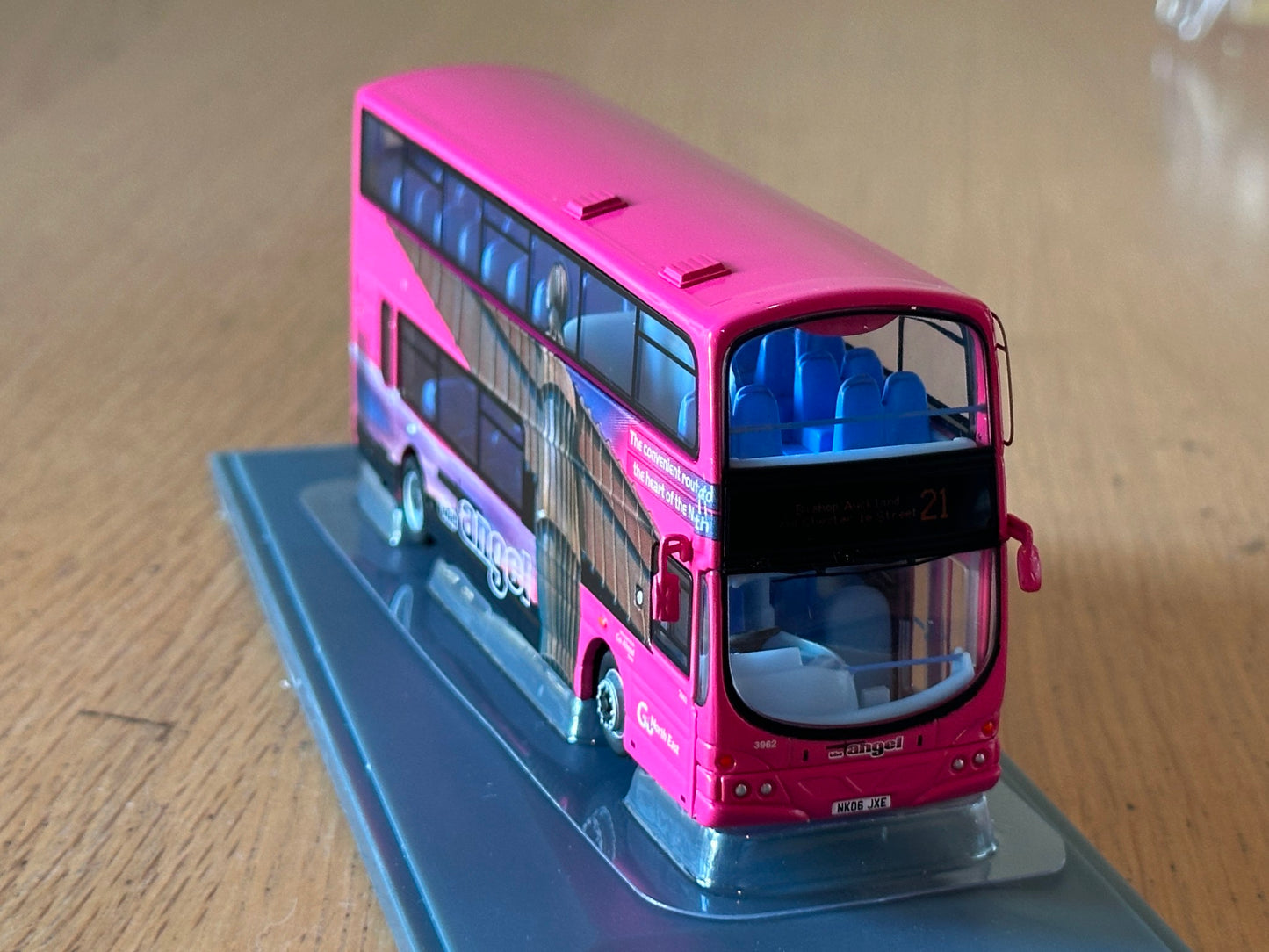 Original Omnibus 1:76 Wright Eclipse Gemini - Go North East Bus. No. 759