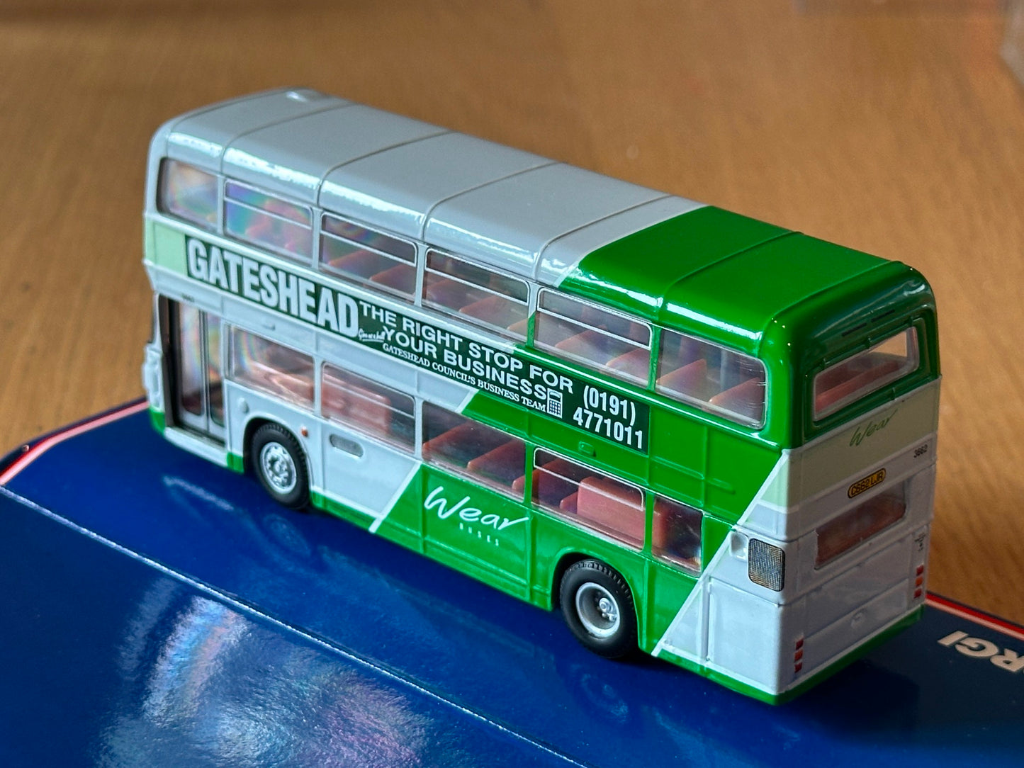 Corgi Original Omnibus 43001 - 1:76 Leyland Olympian Wear Buses - 220 Durham