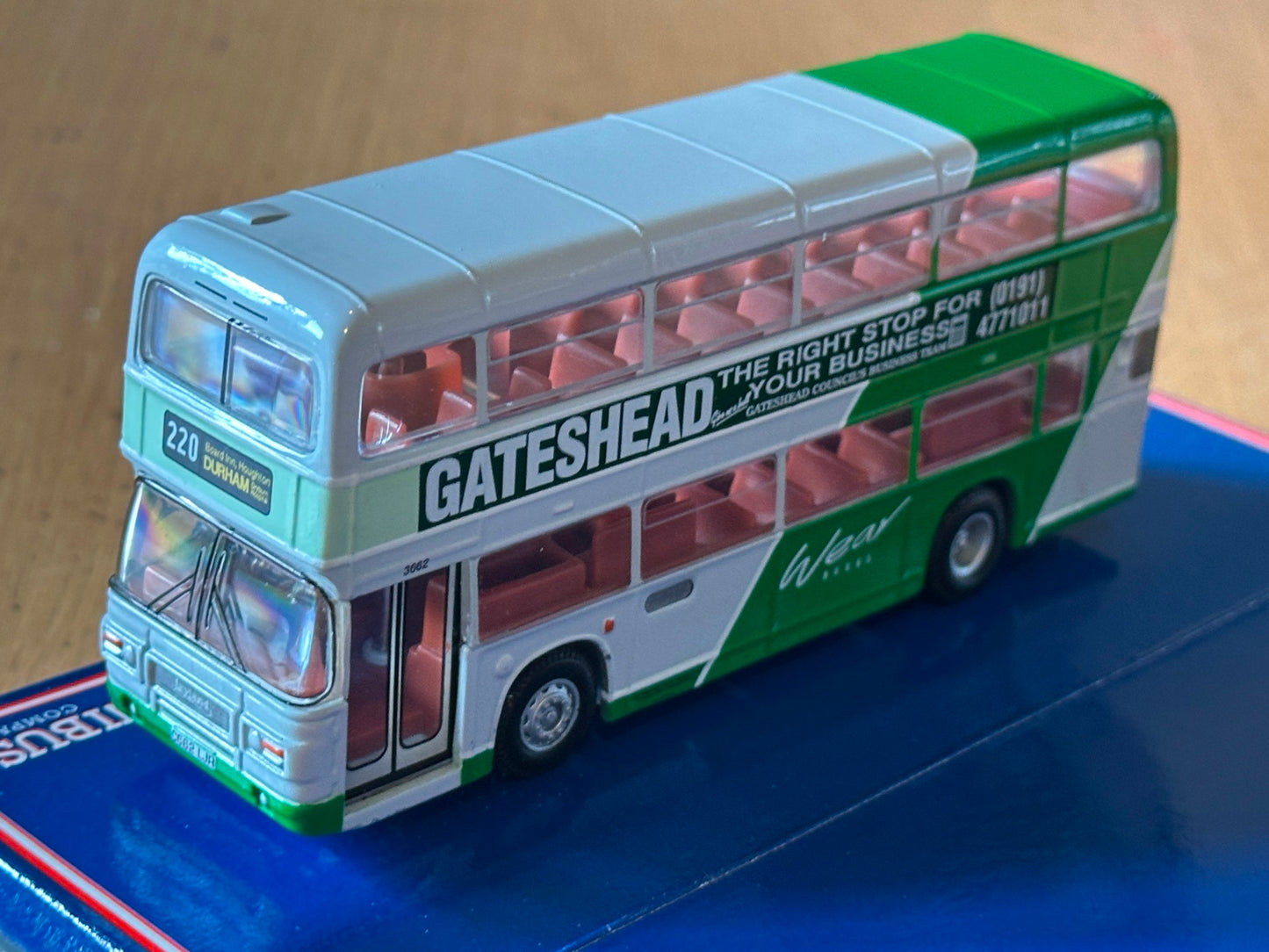Corgi Original Omnibus 43001 - 1:76 Leyland Olympian Wear Buses - 220 Durham
